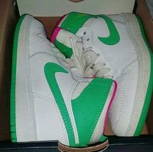 Girls Easter Jordan 1's